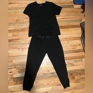 Women’s Mandala black scrubs size large